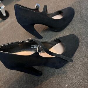 Size 7 Black Heels